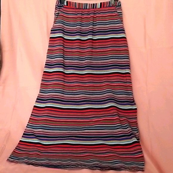 Olive & Oak Dresses & Skirts - Olive&oak maxi skirt sizeM